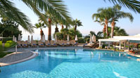 ../images/mediterranean/dining/007_Lagoon_Pool_Bar2.jpg